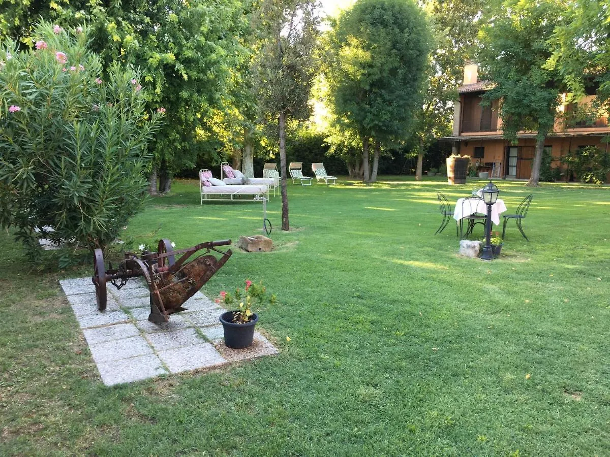 Societa Agricola Le More Agriturismo La Dondina 부드리오