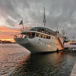 Maelardrottningen Yacht Botel Stoccolma